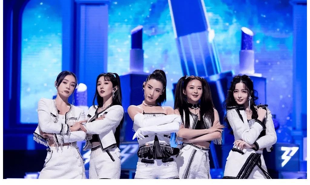 忘不了餐廳|音樂(lè)、婚戀之后，B站綜藝能否憑《屋檐之夏》“銀發(fā)”出圈？