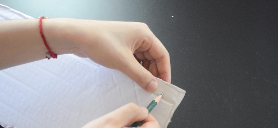 一次性纸杯这样改造一下, 放在卫生间里有大用处, 看完你会感谢我的