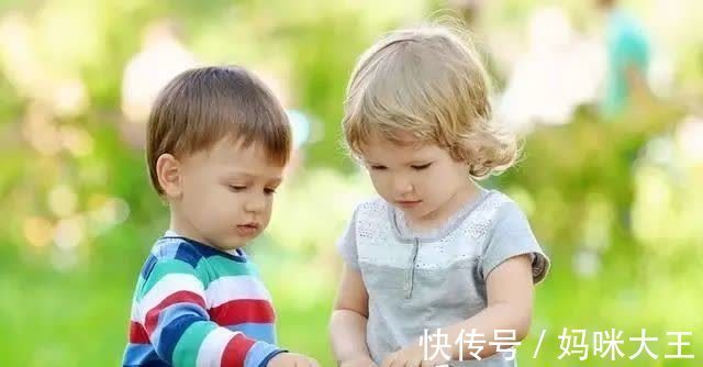 父母|当孩子发脾气、打人时,父母的做法会影响孩子的一生,别做错了
