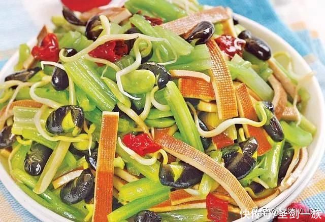 简单又好吃的爽口的下饭菜，鲜美开胃，端上桌都抢着伸筷，秒光！