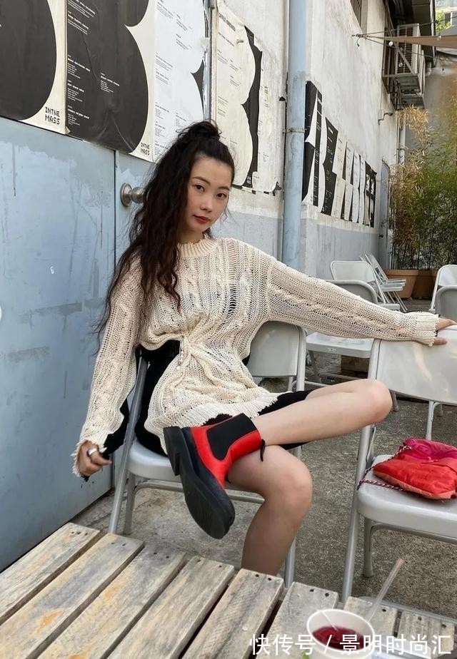 紧身衣 春末夏初适合“温柔感”穿搭,尝试舒适随性的韩系风,好看显气质