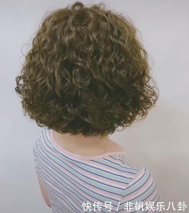 发尾|2021发型怎么剪看看这15款,很美很心动