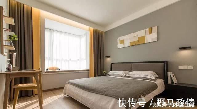 沙发墙|老公坚持装4米长电视柜,沙发墙“加厚”35公分完工都夸他机智