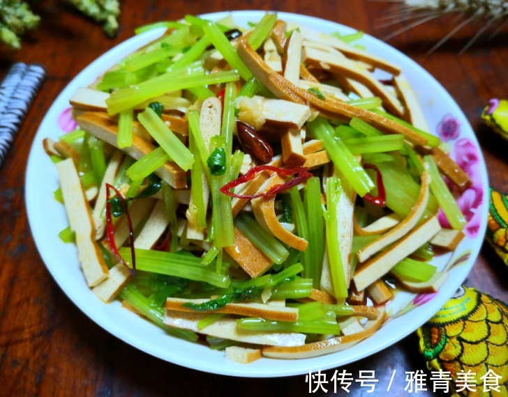 天然“补钙菜”找到了，多给孩子吃此菜，补钙质，孩子长个头