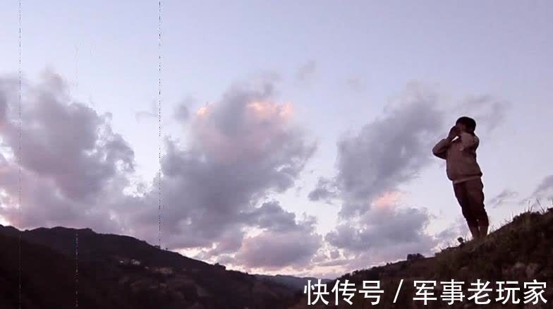 1岁半母亲去世，父亲入狱，上山找猪草的李勒优现在怎么样了？