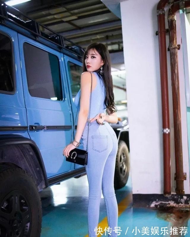 美女 穿牛仔裤钢筋的美女彰显个性魅力,穿出温暖女神范!