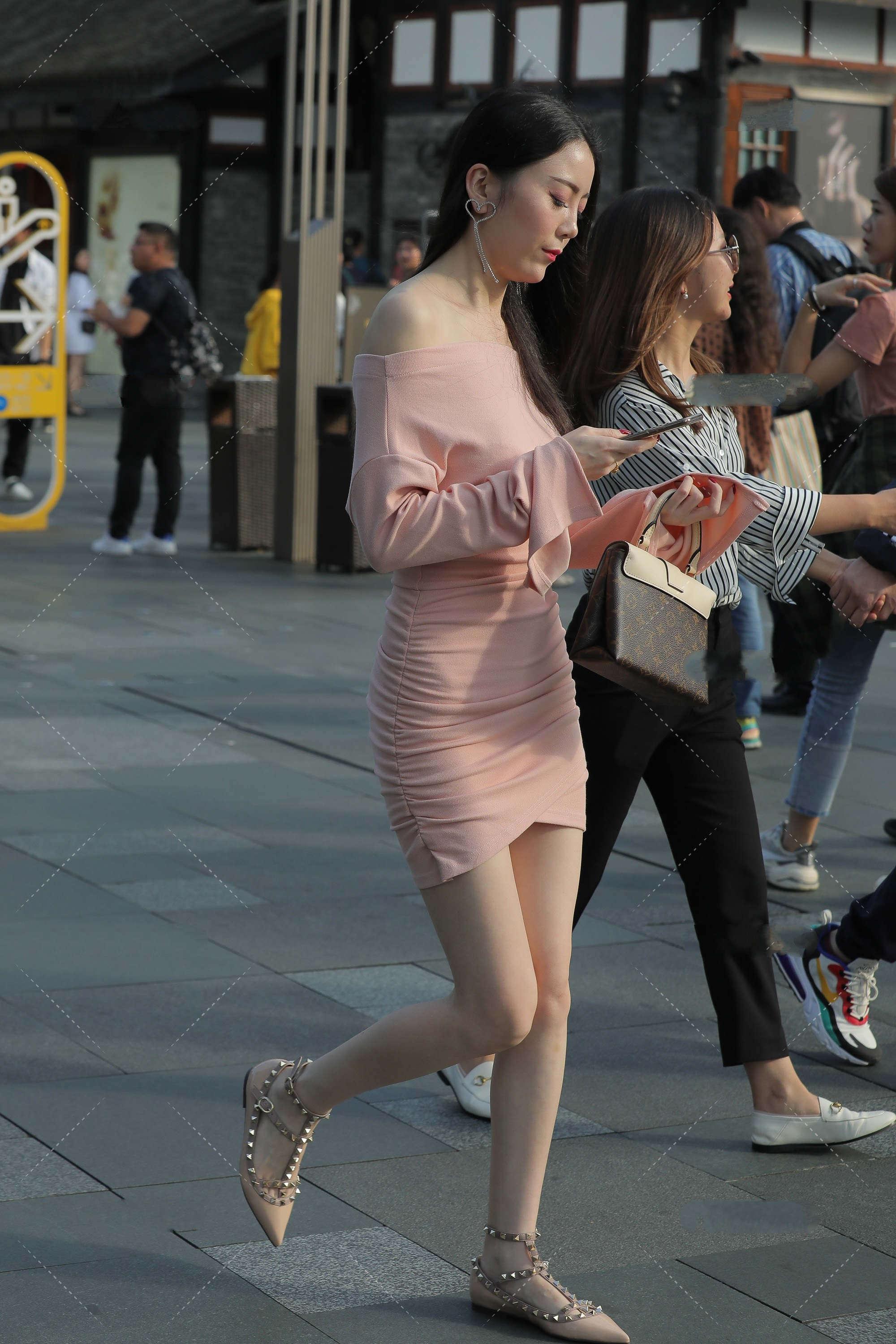 减龄|粉色连衣裙的减龄感, 可爱清纯, 优雅大方