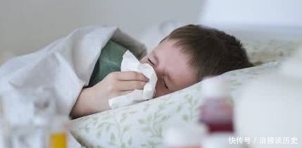 退热|退热就痊愈了？宝宝发烧出现这3种症状，可能会烧坏脑子别大意！