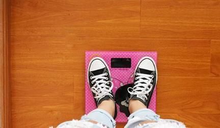 脂肪|35-45岁的女性处于“发胖期”,若改掉几个习惯,可以轻松变瘦