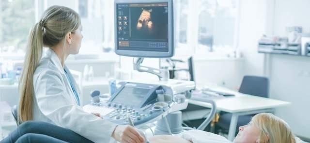 伦琴|做B超前涂的那层黏黏的、凉凉的液体是什么?做完要马上洗掉吗?