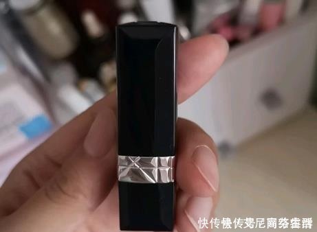 小辣椒|显白口红有哪些?mac万人爱,迪奥有档次,阿玛尼持久度最好