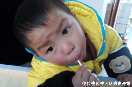 儿科医生|孩子积食总“蹬被子”儿科医生有4个苦衷,家长别不在乎!