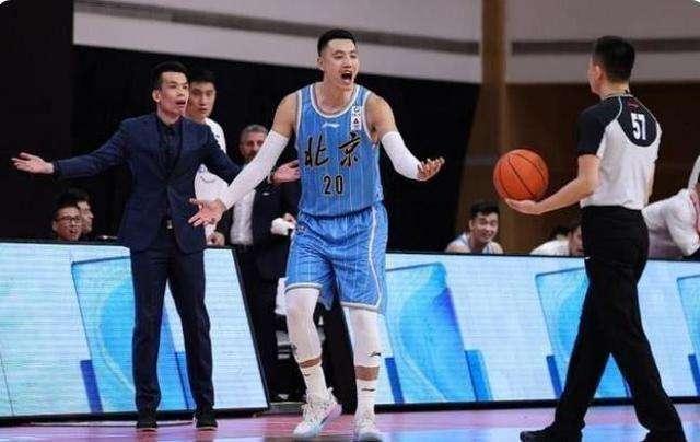 孟子凯|翟晓川挂筐飞踹孟子凯!联盟之前就有相同案例,罚款停赛难逃严惩