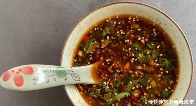 万能蘸料的正宗做法，简单实用，蘸什么都好吃，为年夜饭做准备