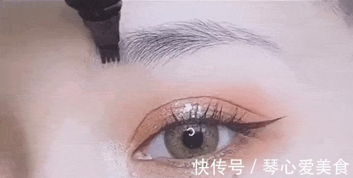 化妆|讲真的,女孩子出门一定不要这样子化妆,不仅尴尬还显丑