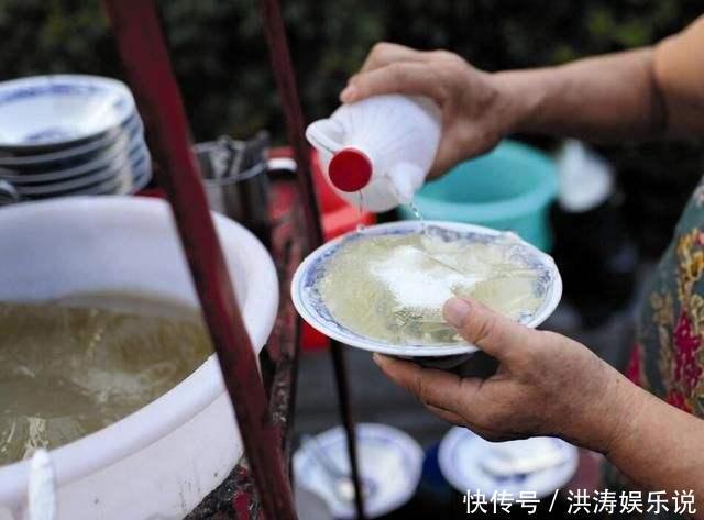 凉粉|大叔卖“稀有小吃”,一份只要10元钱,有人专程开车3小时来买
