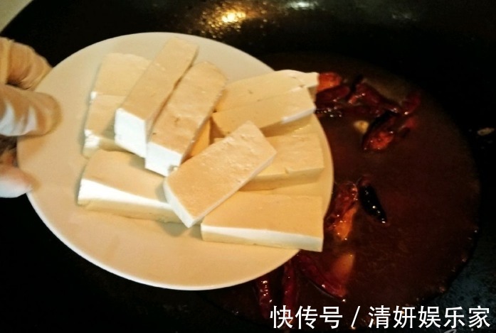 给鱼去腥,用料酒还是用醋都错了,只需一勺它,鲜嫩入味还不腥