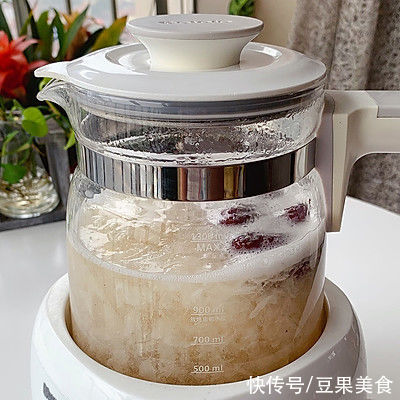 想要吃得健康,还是得吃栗香红糖银耳羹~秋冬来一碗