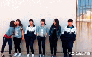 |搞笑GIF:站在高处往下看,风景真的不一样