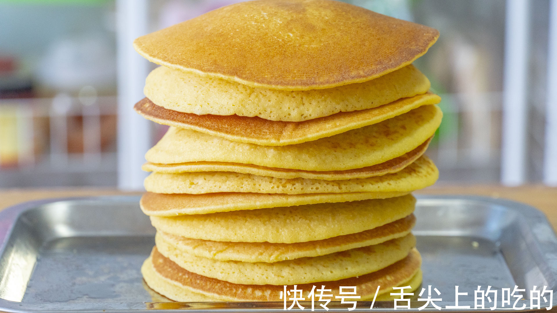 玉米面这样做，比蛋糕还好吃，柔软香甜，简单几步，2分钟出锅