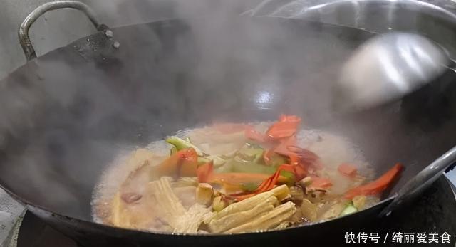 炒腐竹我从不用清水泡,教你一招,3分钟腐竹全泡开,又滑又嫩