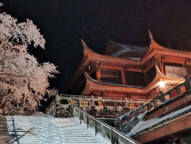 情怀|只下了一场雪，峨眉山又多了这些名场面