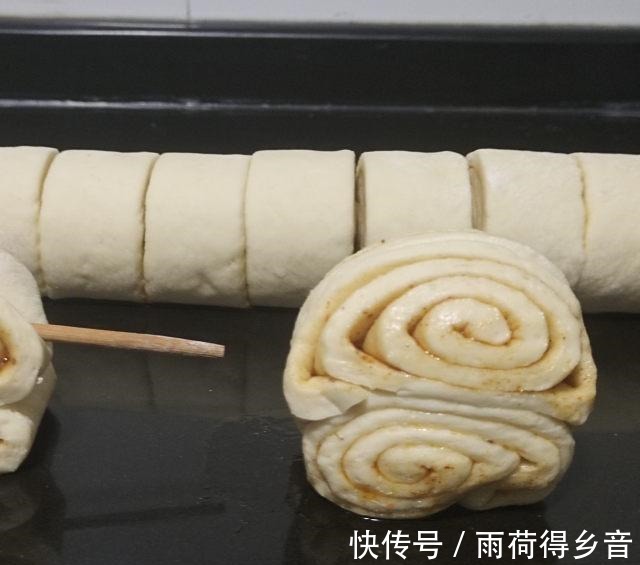 烧烤味花卷，蓬松暄软，营养美味！