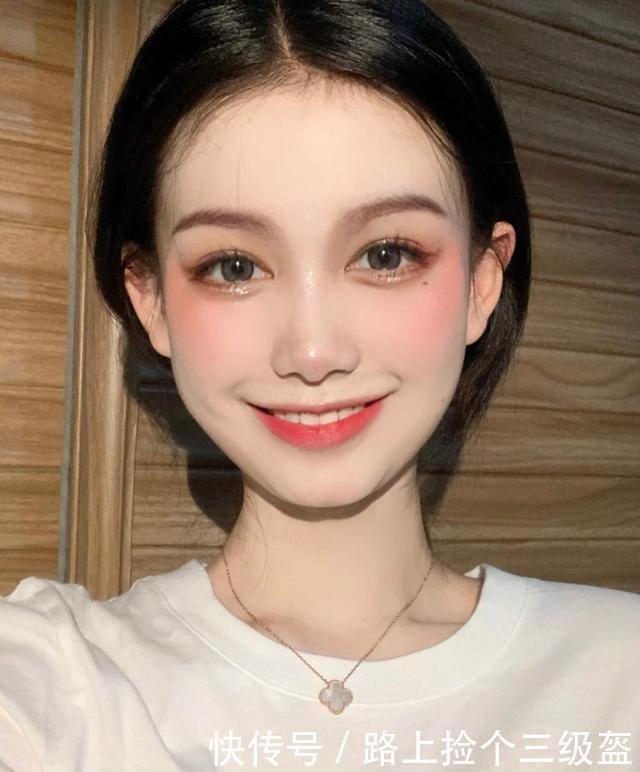 橘色|一看就满满“廉价感”的色号,颜值高也驾驭不了,黄皮就别想了!