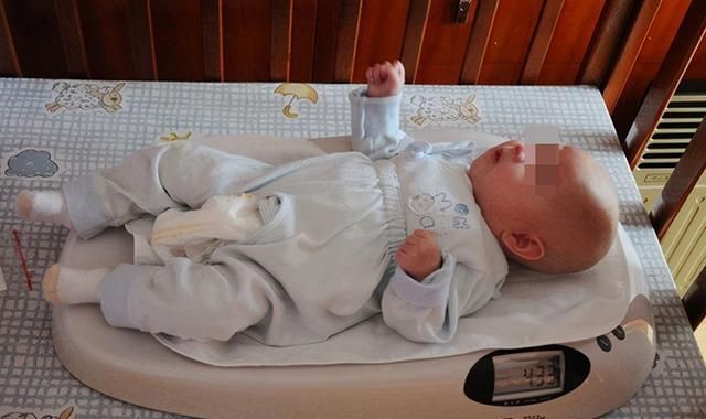 宝妈|宝宝出生后,为什么护士要报体重?得知原因后令人感动