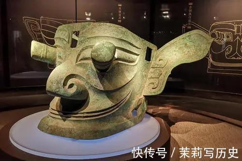 蚕丛!三星堆是外星文明?李白诗中的一句话,揭开千年的谜底