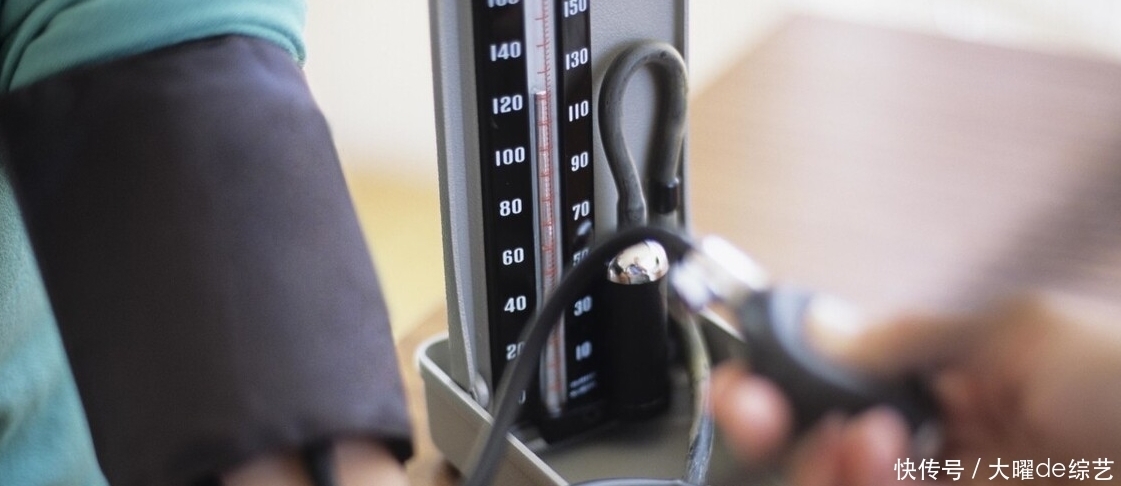 高血压患者,早起少做3件事,平日养成3个习惯,控制血压不升高