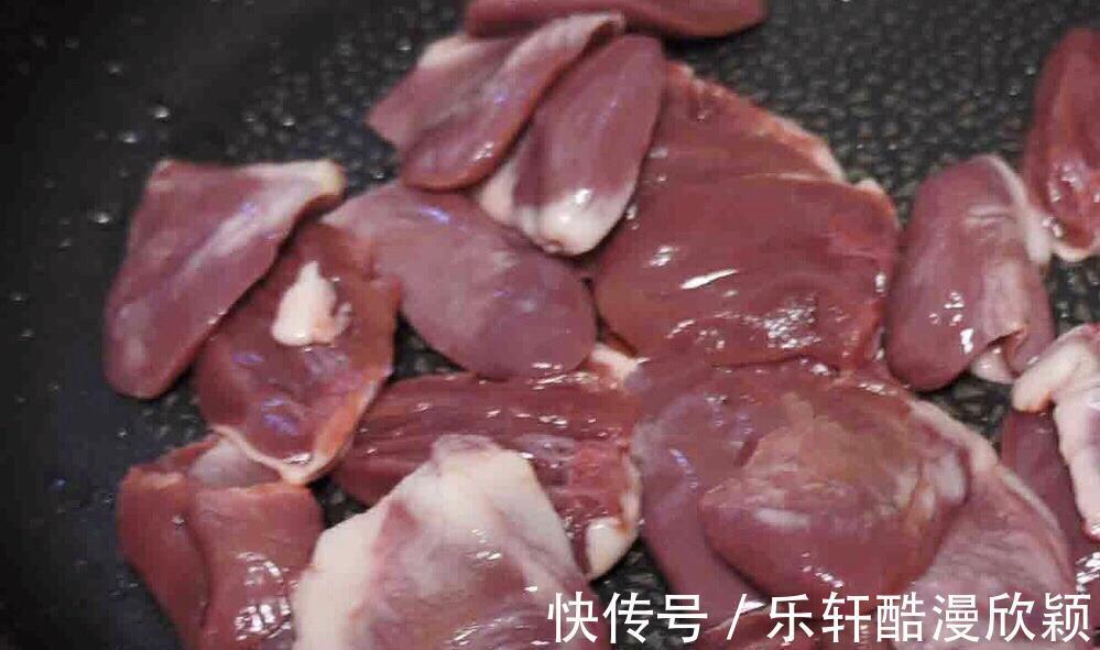 鸭骨汤|三伏天来临,内热盗汗易上火,吃它比吃鸡肉好,还滋补养胃,好香