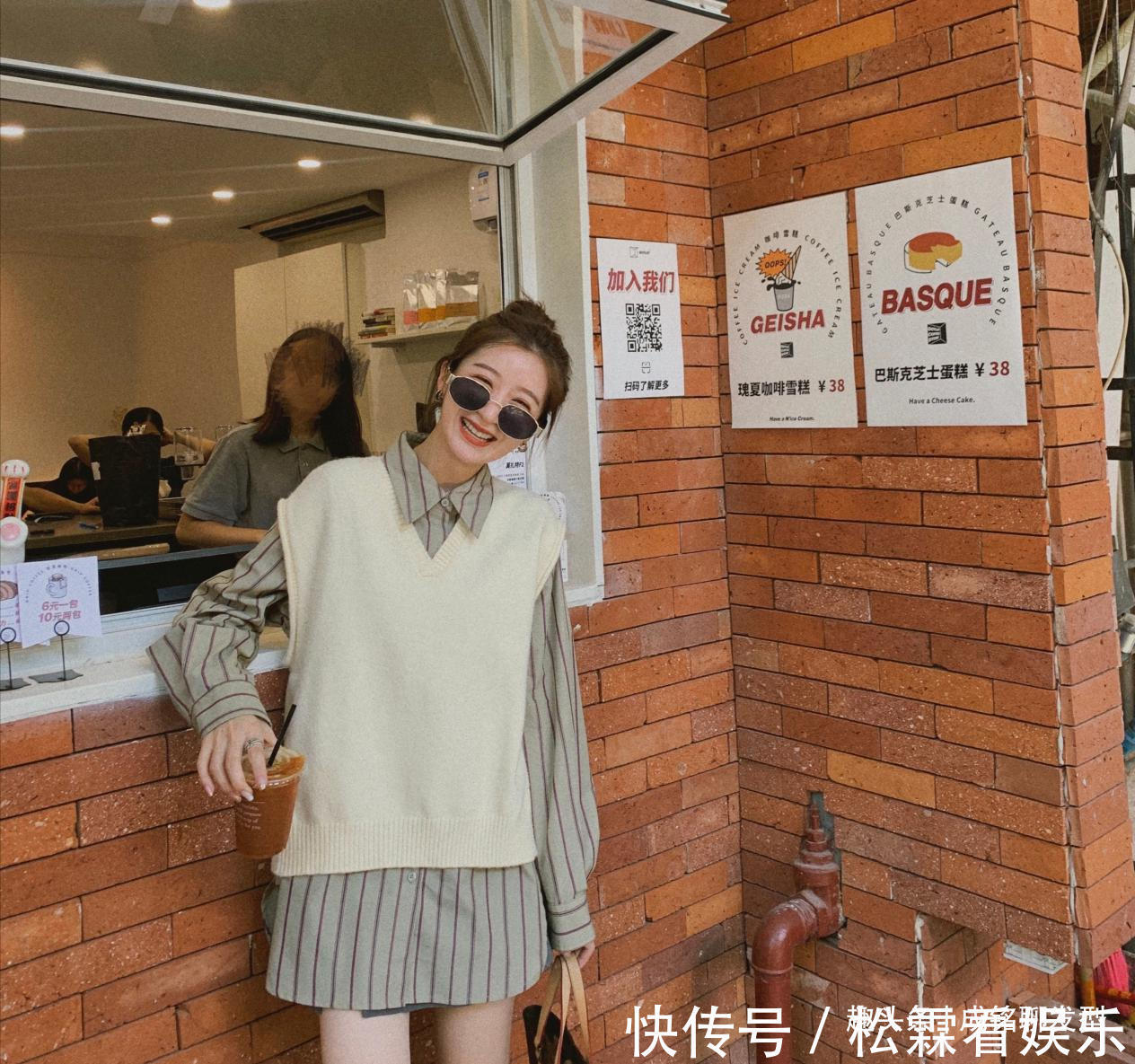 穿衣风格 衬衫的穿搭太单一搭配毛衣马甲时尚感大增,减龄洋气又有个性