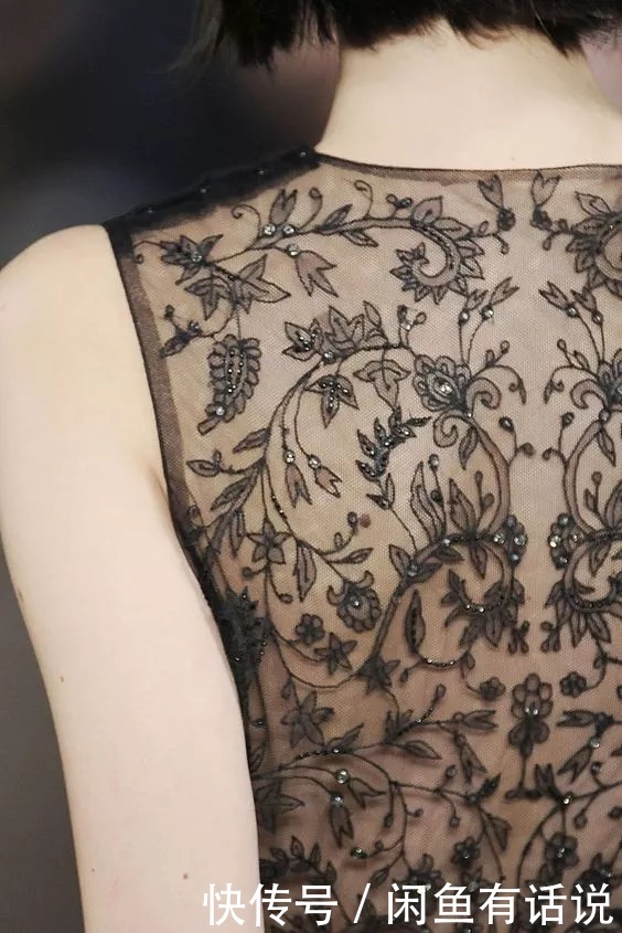 面料|为什么别人穿蕾丝是高级性感，你却穿成了“窗花”，关键在这几点