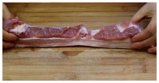 这才是红烧肉最好吃做法，不放1滴水，肥而不腻，好吃过瘾