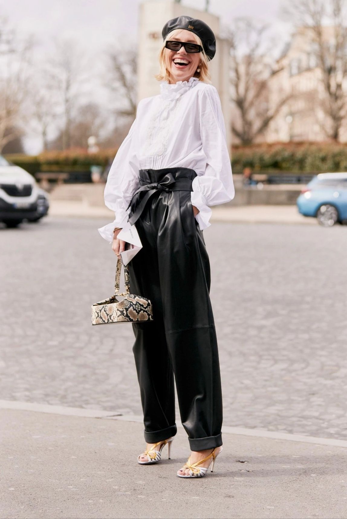 过了40岁的女人别穿得太花哨，多穿4种''简约色''，减龄又显白