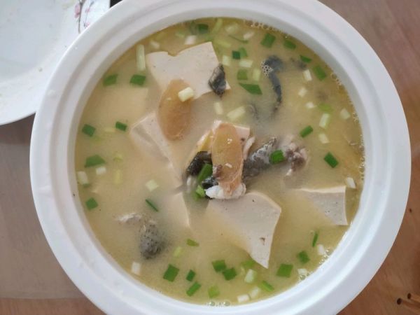  豆腐鲫鱼汤