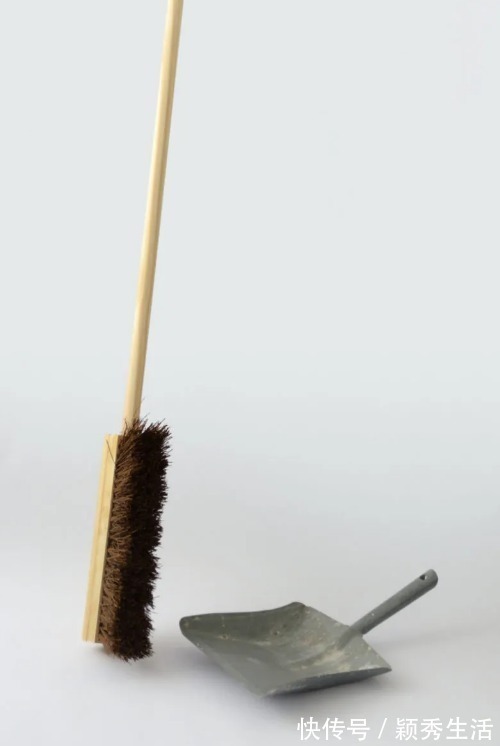 rin这位设计师做出了真正的“无用设计”,网友:每一个设计都要被骂