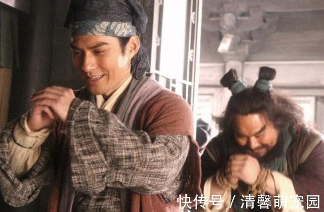 梁山$水浒传中,燕青为何跟李逵关系那么好?这就是聪明人的厉害之处