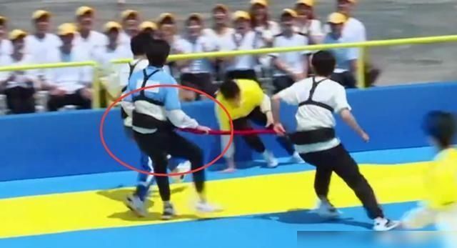 好兄弟 当全队要逮捕陈立农时,看到蔡徐坤的动作,真的是满屏写着拒绝