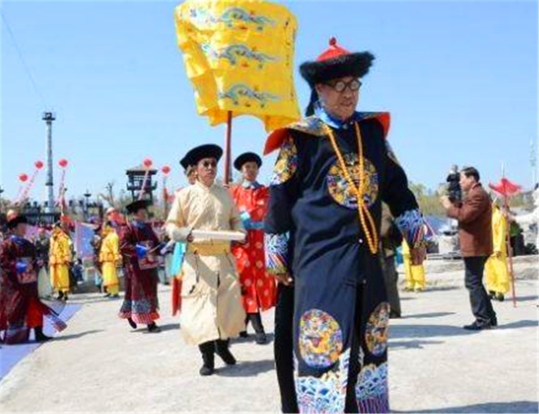 不见|爱新觉罗家族还有后人吗为何不见他们来清东陵、清西陵来祭拜