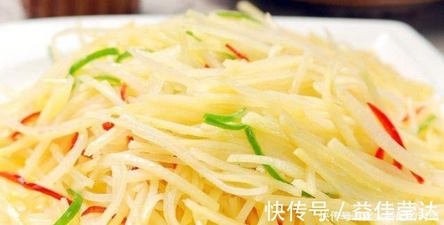 炒土豆丝粘锅不要焯水了，教你正确做法，土豆丝爽脆可口