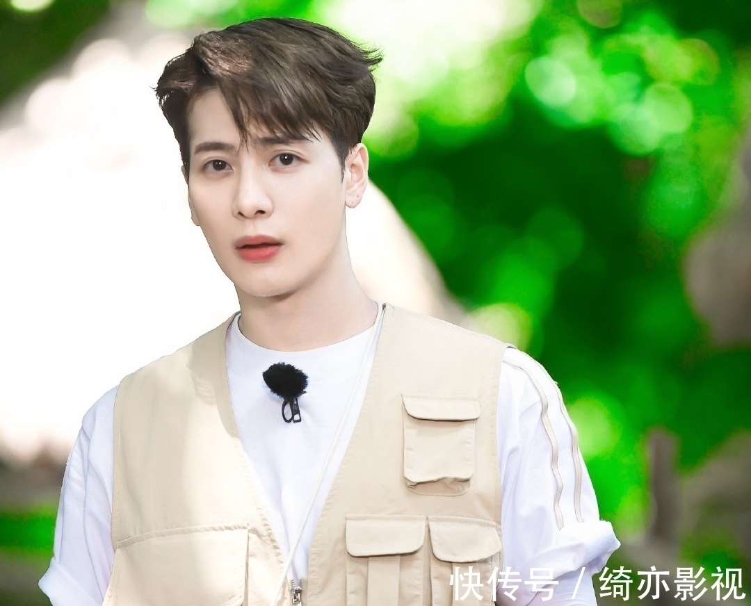 特殊身份|說實話，看完跑男之后不太喜歡蔡徐坤！反而對她好感多了