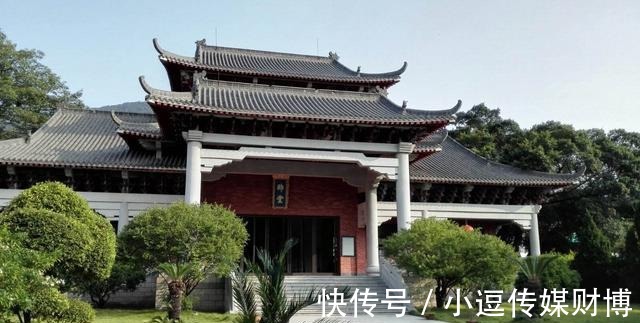 元蒙|南澳岛巨石壁上的三十五个文字，记录着南宋黄金宝藏，无人读的出