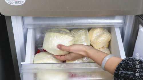 保存馒头别再放冰箱冷藏了,教你一招,放上3个月都依然宣软蓬松