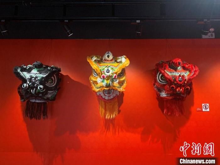 中国精神|狮头扎作、互动表演 醒狮贺岁展洋溢广府年味