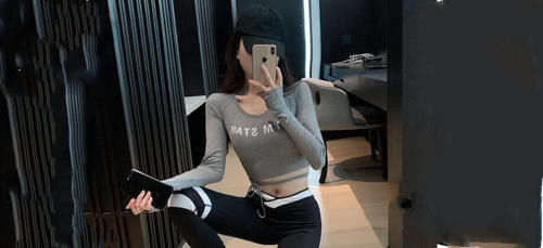 打底衫|瑜伽裤可以外穿出去吗？除了选对款式，上衣搭配也重要