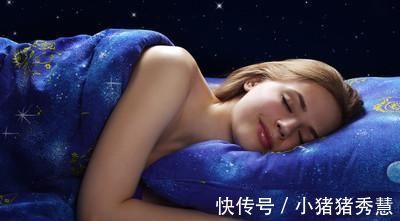 松果腺|不怕失眠缠身：失眠的人，坚持这3招，效果显著，睡得太沉