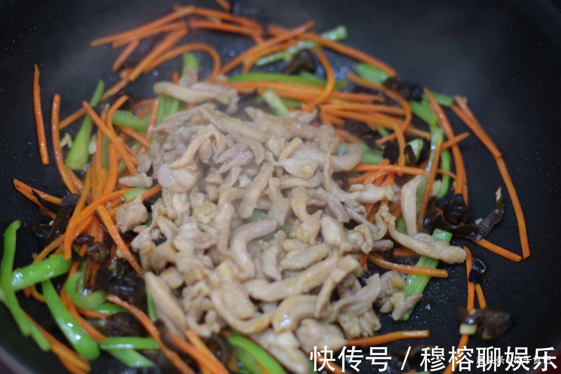 鱼香|鱼香肉丝别总用猪肉，换成此肉，鲜嫩美味特下饭，米饭多吃2大碗