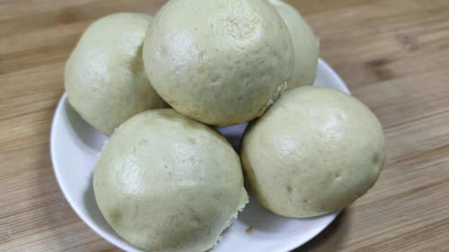  蓬松|老面馒头酸味重变黄，面点师教你加碱技巧，蓬松无酸味不变黄